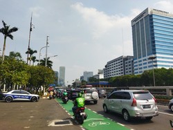 Lalin Jl Gatsu Macet hingga Slipi Jelang Pelantikan Anggota Parlemen 2024-2029