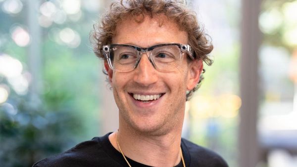 Potret Perubahan 180 Derajat Zuckerberg, Sederhana Jadi Bergaya