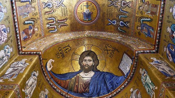 Melihat Kemilau Mosaik Emas di Katedral Monreale
