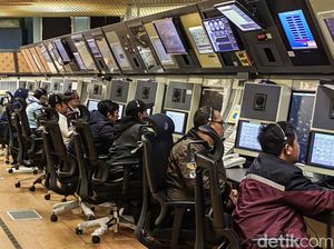 Mengintip Ruang Pemandu Lalu Lintas Udara Bandara Soekarno Hatta Mengintip Ruang Pemandu Lalu Lintas Udara Bandara Soekarno Hatta