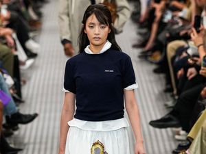Minnie (G)I-DLE Debut Jadi Model Runway Miu Miu, Lipstiknya Bikin Salfok Minnie (G)I-DLE Debut Jadi Model Runway Miu Miu, Lipstiknya Bikin Salfok