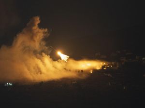 Ngeri! Israel Lancarkan Serangan Darat Tengah Malam ke Lebanon