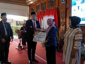 92 Kelompok Usaha Bersama di Mojokerto Dibantu Modal Rp 1,6 M dari Pemkot 92 Kelompok Usaha Bersama di Mojokerto Dibantu Modal Rp 1,6 M dari Pemkot