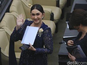 Potret Deretan Artis yang Dilantik Jadi Anggota Dewan Potret Deretan Artis yang Dilantik Jadi Anggota Dewan