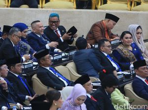 Harta Miliaran Para Selebriti yang Kini Duduk di Kursi DPR Harta Miliaran Para Selebriti yang Kini Duduk di Kursi DPR