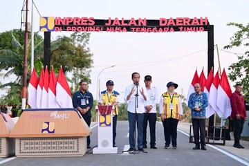 Presiden Jokowi Resmikan 27 Ruas Jalan di Provinsi NTT