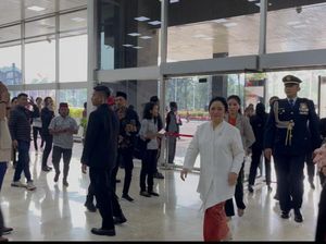 Pakai Kebaya Putih, Puan Maharani Tiba di Gedung DPR Jelang Pelantikan Pakai Kebaya Putih, Puan Maharani Tiba di Gedung DPR Jelang Pelantikan