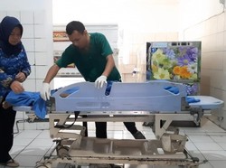 Remaja Berhelm Ditemukan Tewas Bersimbah Darah di Tumpukkan Sampah