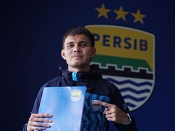 Rezaldi Hehanusa Milik Persib hingga 2026