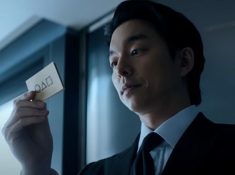 Gong Yoo dalam video promosi serial Squid Game 2 (2024). (Netflix)