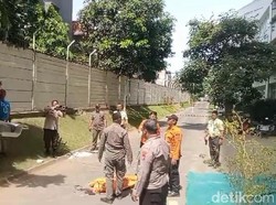 Video: Geger Mahasiswa Petra Diduga Lompat dari Lantai 12 Gedung Kampus