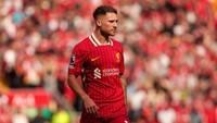 Alexis Mac Allister. Nama Mac Allister juga masuk radar Ten Hag dalam usahanya mencari solusi di lini tengah. Pada tahun 2023, Alexis Mac Allister justru gabung Liverpool dari Brighton.  Foto: NurPhoto via Getty Images/NurPhoto