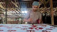 Melihat Pembuatan Batik Saji Khas Pacitan