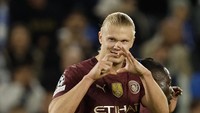 3. Erling Haaland. Striker Norwegia ini mencetak 38 gol dalam 49 penampilan bersama Manchester City di 2024. Foto: REUTERS/David W Cerny