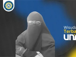 Perjuangan Fitri, Ibu 3 Anak yang Sabet Gelar Doktor dengan IPK Sempurna