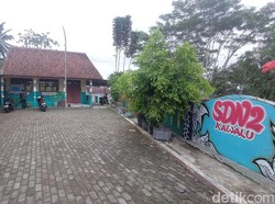 Curhat Ortu Murid SD Beli Buku Rp 180 Ribu di Tasik, Ini Kata Kepsek
