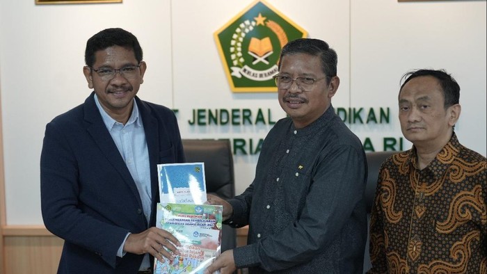 Kemenag tengah nilai 40 buku teks pendidikan Agama Islam dan kebijaksanaan pekerti untuk siswa, guru, dan perguruan tinggi tinggi umum. Kemenag tengah nilai 40 buku teks pendidikan Agama Islam dan kebijaksanaan pekerti untuk siswa, guru, dan perguruan tinggi tinggi umum.