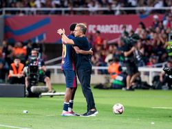 Flick Rangkul Yamal yang Kecewa Diganti saat Barca Hadapi Atalanta