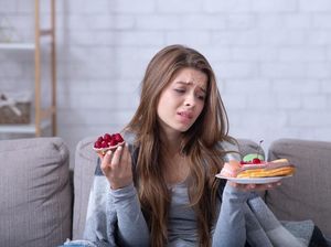 5 Tips Mengatasi Asupan Gula Berlebihan Usai Makan Manis 5 Tips Mengatasi Asupan Gula Berlebihan Usai Makan Manis