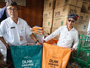 Pemkot Denpasar Akan Bagikan Kantong Pemilah Sampah ke Sekolah dan Dinas Pemkot Denpasar Akan Bagikan Kantong Pemilah Sampah ke Sekolah dan Dinas
