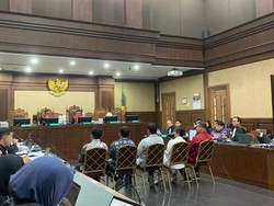 Hakim Cecar Saksi soal Tindakan Direksi Timah untuk Hadapi Penambang Ilegal