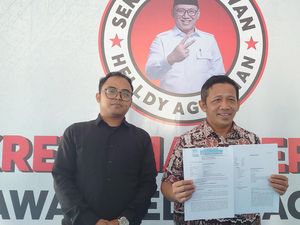 Helldy Adukan Robinsar ke Bawaslu Cilegon Terkait Dugaan Kampanye di Masjid Helldy Adukan Robinsar ke Bawaslu Cilegon Terkait Dugaan Kampanye di Masjid