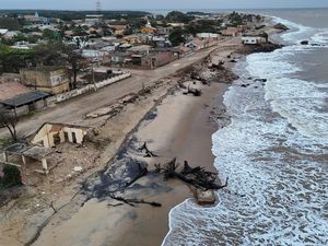 Abrasi Mengancam Masyarakat Pesisir Brasil