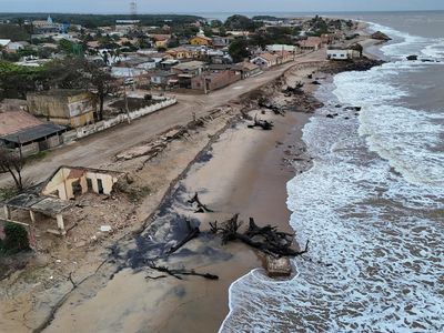 Abrasi Mengancam Masyarakat Pesisir Brasil