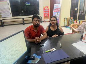 Pasutri Asal India Dijambret di Legian, Kalung Emas Rp 49 Juta Raib Pasutri Asal India Dijambret di Legian, Kalung Emas Rp 49 Juta Raib