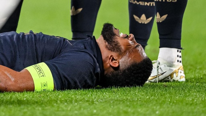 Leipzig, Germany - October 2: Bremer of Juventus injured on the ground during the UEFA Champions League 2024/25 League Phase MD2 match between RB Leipzig and Juventus at Red Bull Arena (Leipzig) on October 2, 2024 in Leipzig, Germany. (Photo by Harry Langer/DeFodi Images via Getty Images)