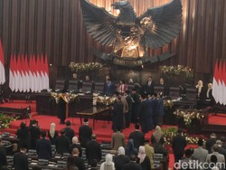 Ucap Sumpah Jabatan, 9 Pimpinan MPR RI Janji Tegakkan UUD-Aspirasi Rakyat