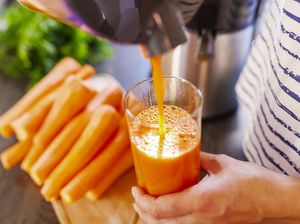 Viral Rutin Minum Jus Wortel-Tomat Bikin Wajah Glowing, Begini Kata Dermatolog Viral Rutin Minum Jus Wortel-Tomat Bikin Wajah Glowing, Begini Kata Dermatolog