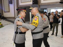 Kapolda Jatim Pimpin Sertijab PJU dan Resmikan Ditressiber