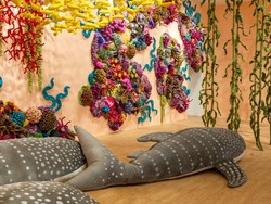 Dua Seniman Wanita Ini Tawarkan Refleksi dan Renungan dalam Pameran Daur