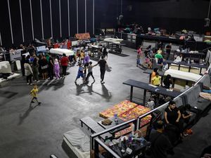 Video: Klub Mewah di Beirut Disulap Jadi Tempat Pengungsian Video: Klub Mewah di Beirut Disulap Jadi Tempat Pengungsian