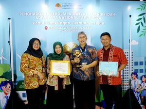 Semarang Raih Penghargaan Sekolah Adiwiyata Mandiri & Adiwiyata Nasional