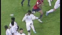 Pemain Real Madrid Eduardo Camavinga diledek serba-bisa, sampai-sampai jadi bergaya ala kiper -- yang berujung penalti dan gol Lille. Foto: dok. Internet/X (Twitter)