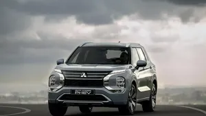 Potret Mitsubishi Outlander PHEV Terbaru, Makin Gagah!