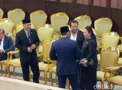Kala Momen Puan dan AHY Ngobrol Curi Perhatian