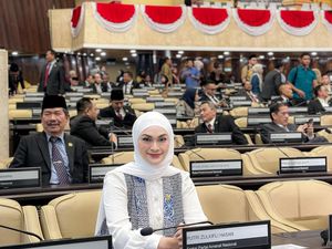 Putri Zulkifli Hasan Jadi Ketua Fraksi PAN DPR RI Periode 2024-2029 Putri Zulkifli Hasan Jadi Ketua Fraksi PAN DPR RI Periode 2024-2029