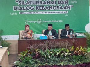 Silaturahmi ke Ponpes Hidayatullah, Risma Janji Sejahterakan Pesantren Silaturahmi ke Ponpes Hidayatullah, Risma Janji Sejahterakan Pesantren
