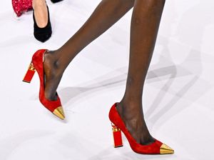Tren Sepatu Unik dari Pekan Mode Dunia Musim Semi-Panas 2025 Tren Sepatu Unik dari Pekan Mode Dunia Musim Semi-Panas 2025