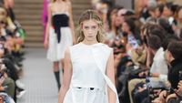 5 Potret Anak Nicole Kidman Debut Jadi Model Catwalk di Usia 16 Tahun
