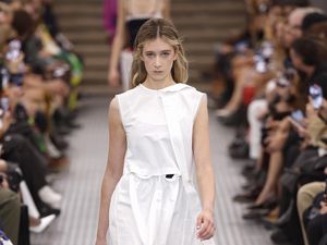 Keith Urban Bangga Putrinya Jadi Model, Tetap Ingatkan Tanggung Jawab Keith Urban Bangga Putrinya Jadi Model, Tetap Ingatkan Tanggung Jawab