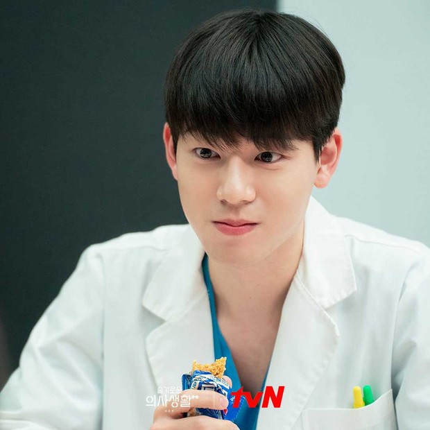 Bae Hyun Sung di drama Korea Hospital Playlist (2020)/Foto: tvN