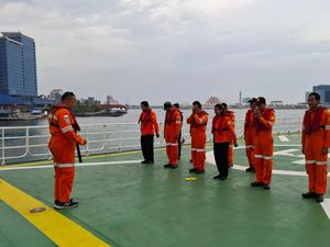 Tim SAR Setop Pencarian KM Bintang Tamalate, 4 ABK-1 Penumpang Masih Hilang Tim SAR Setop Pencarian KM Bintang Tamalate, 4 ABK-1 Penumpang Masih Hilang