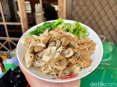 Dijamin Kenyang! Sarapan Bakmi Jumbo hingga Bakso Ikan Halal