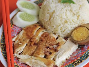 Gurih Wangi! Nasi Hainan Topping Ayam Gurih Lezat Ada di 5 Tempat Ini Gurih Wangi! Nasi Hainan Topping Ayam Gurih Lezat Ada di 5 Tempat Ini