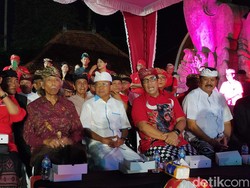 Seniman Tabanan Deklarasi Dukungan untuk Koster-Giri dan Sanjaya-Dirga