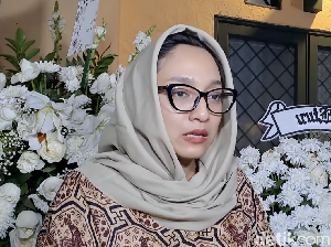 Anak Selalu Ingat Pesan Marissa Haque, Rumah dan Taman Harus Dirawat